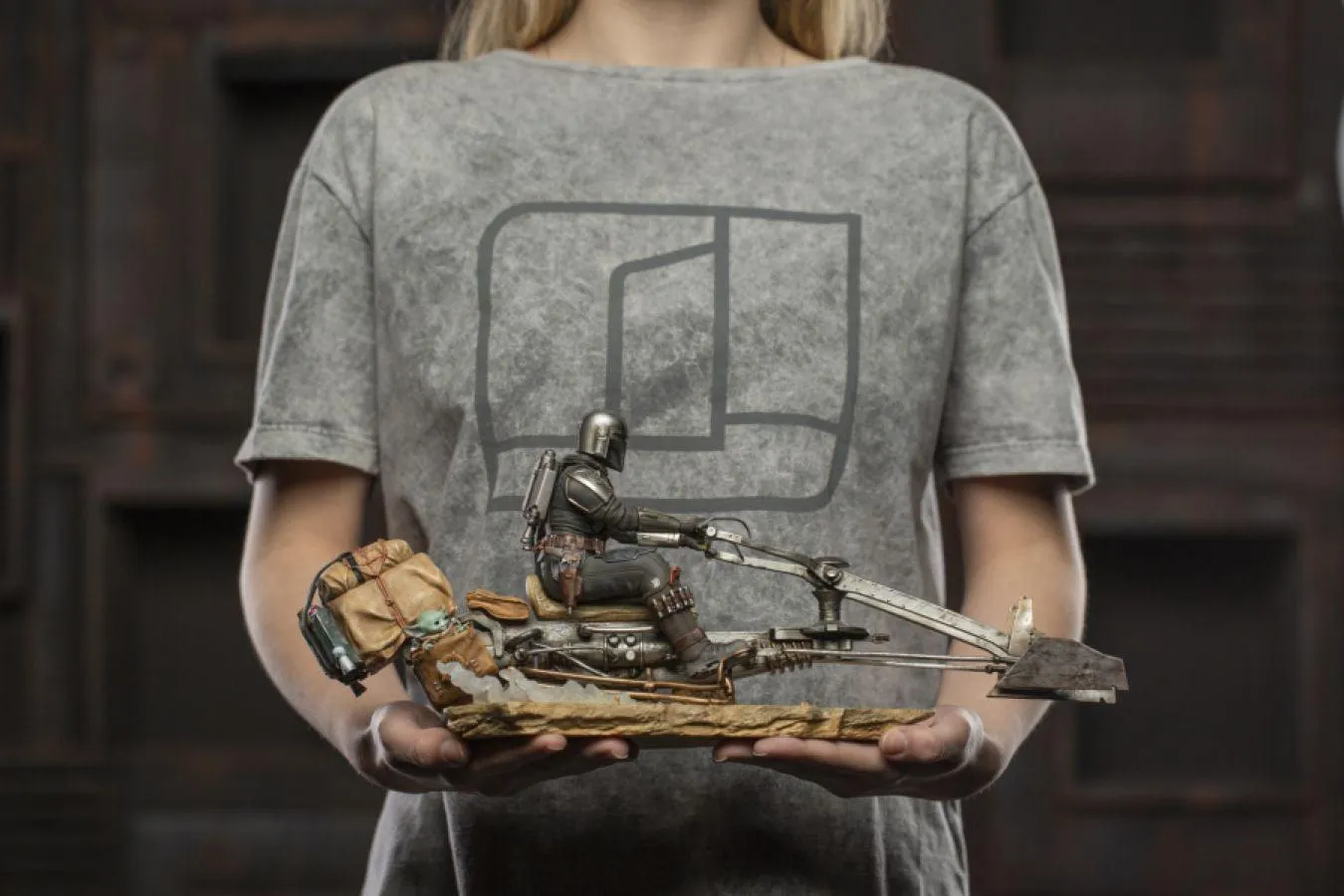 Star Wars: The Mandalorian - Mandalorian on Speederbike Deluxe 1:10 Scale Statue - Image 9