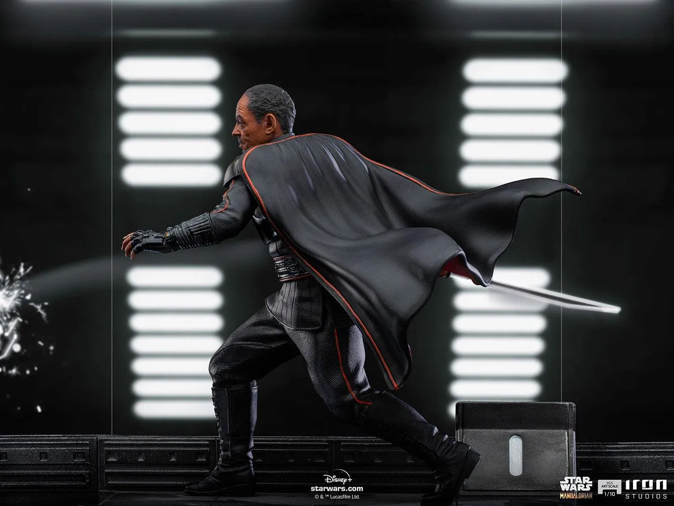 Star Wars: The Mandalorian - Moff Gideon 1:10 Scale Statue - Image 12