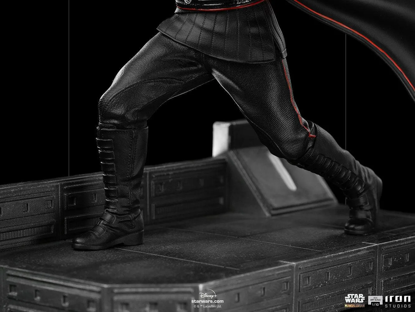 Star Wars: The Mandalorian - Moff Gideon 1:10 Scale Statue - Image 9