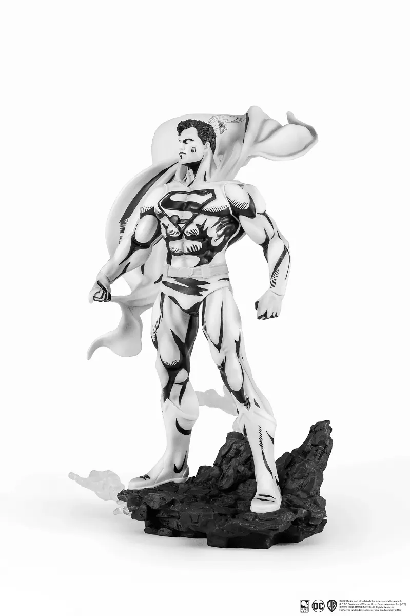 Superman - Superman (John Byrne) Black & White PVC 1:8 Scale Statue - Image 11