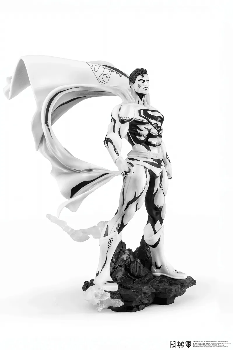 Superman - Superman (John Byrne) Black & White PVC 1:8 Scale Statue - Image 8