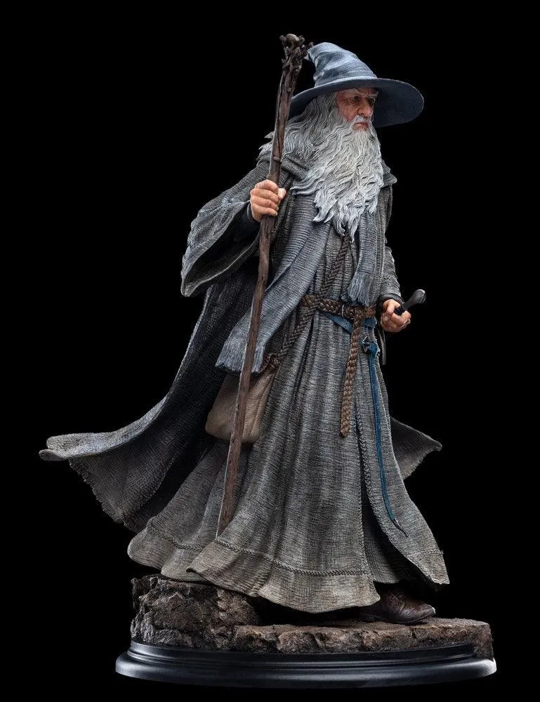 The Lord of the Rings - Gandalf the Grey, Pilgrim 1:6 Scale Statue - Image 8