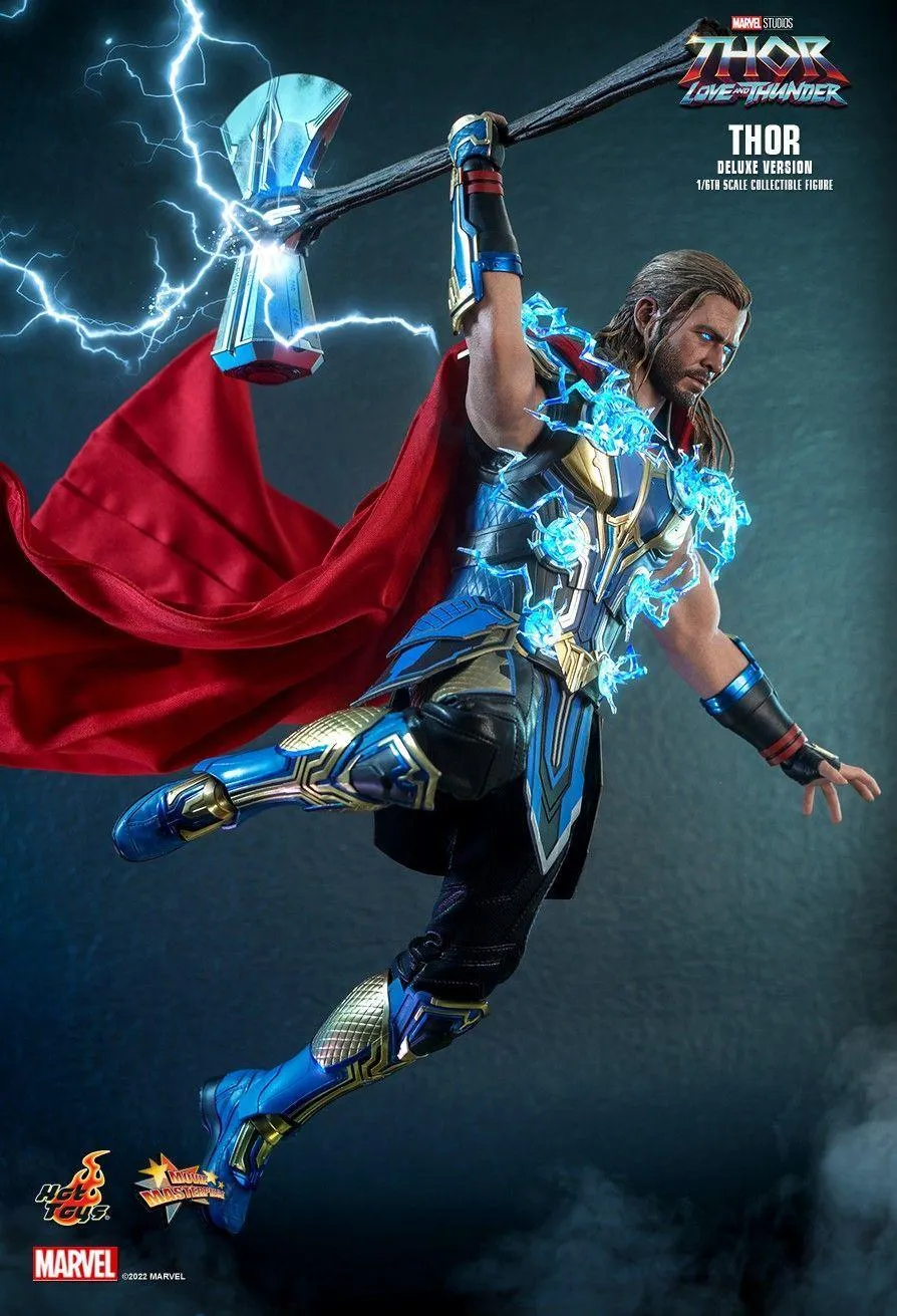 Thor 4: Love and Thunder - Thor Deluxe 1:6 Scale Action Figure - Image 3