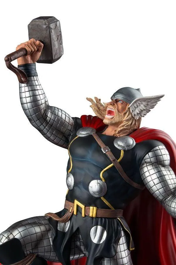 Thor - Thor with Interchangeable Head Limited Edition 1:6 Scale Statue - Image 3