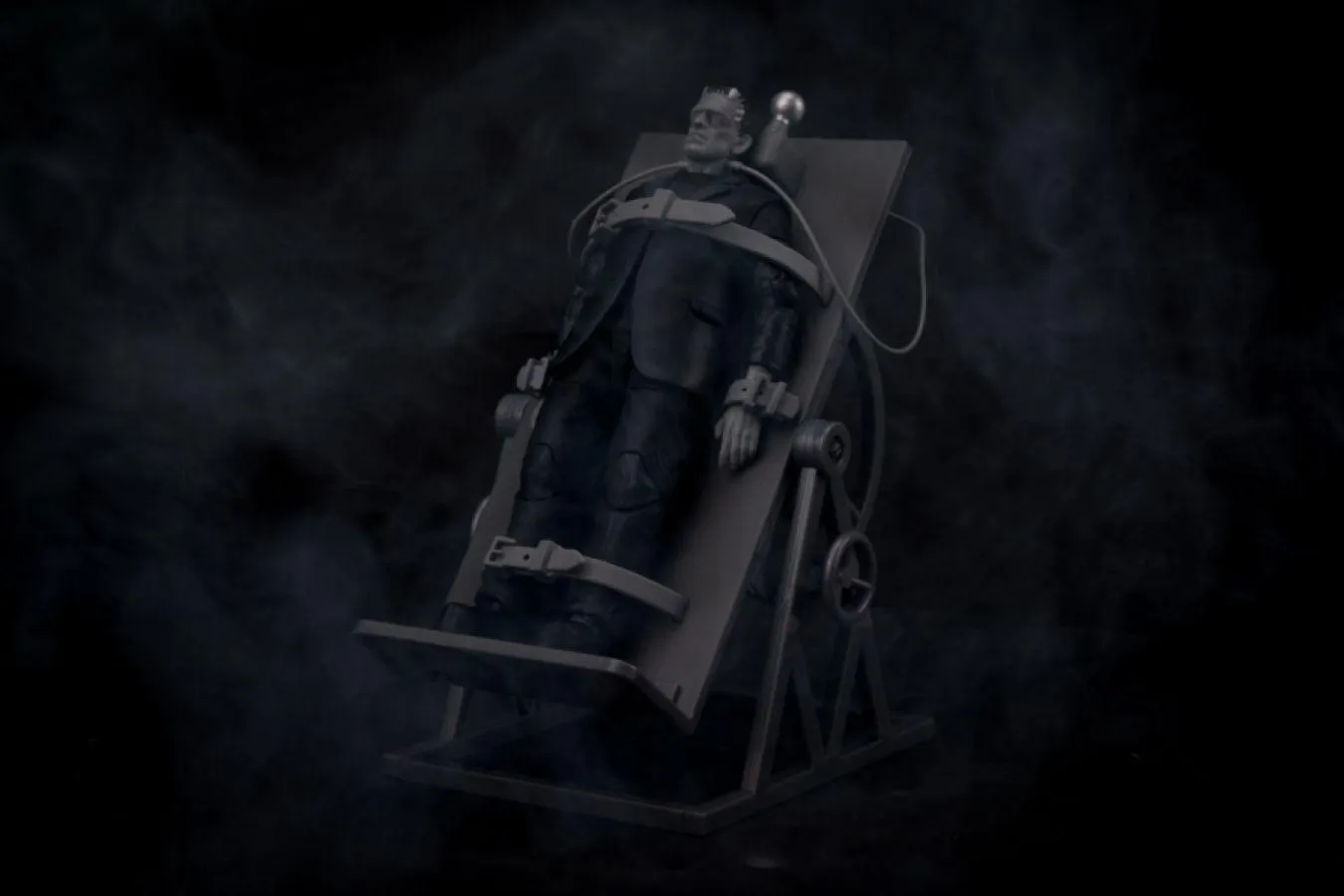 Universal Monsters - Frankenstein Deluxe Box Set - Image 12