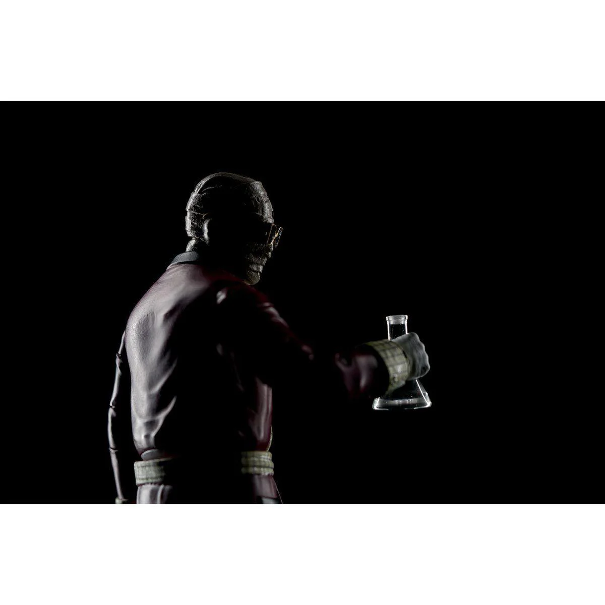 Universal Monsters - Invisible Man Deluxe 6" Action Figure - Image 9