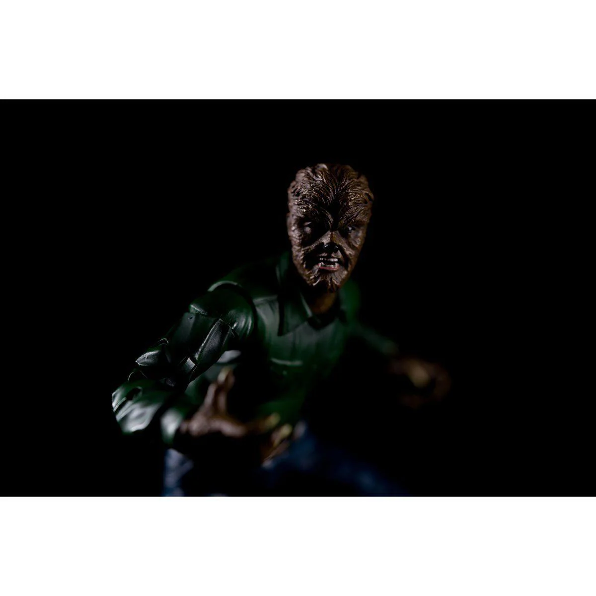 Universal Monsters - Wolfman Deluxe 6" Action Figure - Image 11