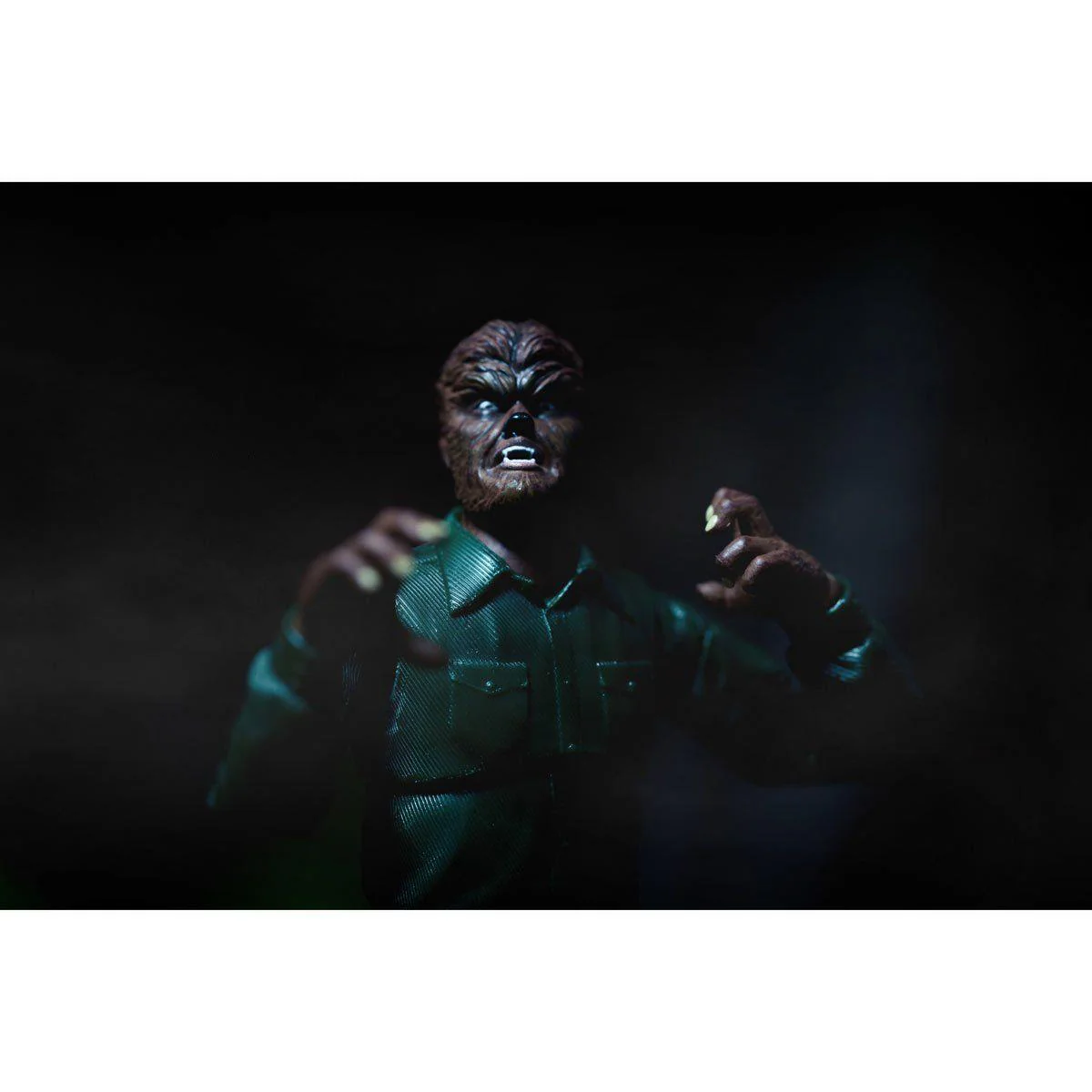 Universal Monsters - Wolfman Deluxe 6" Action Figure - Image 4