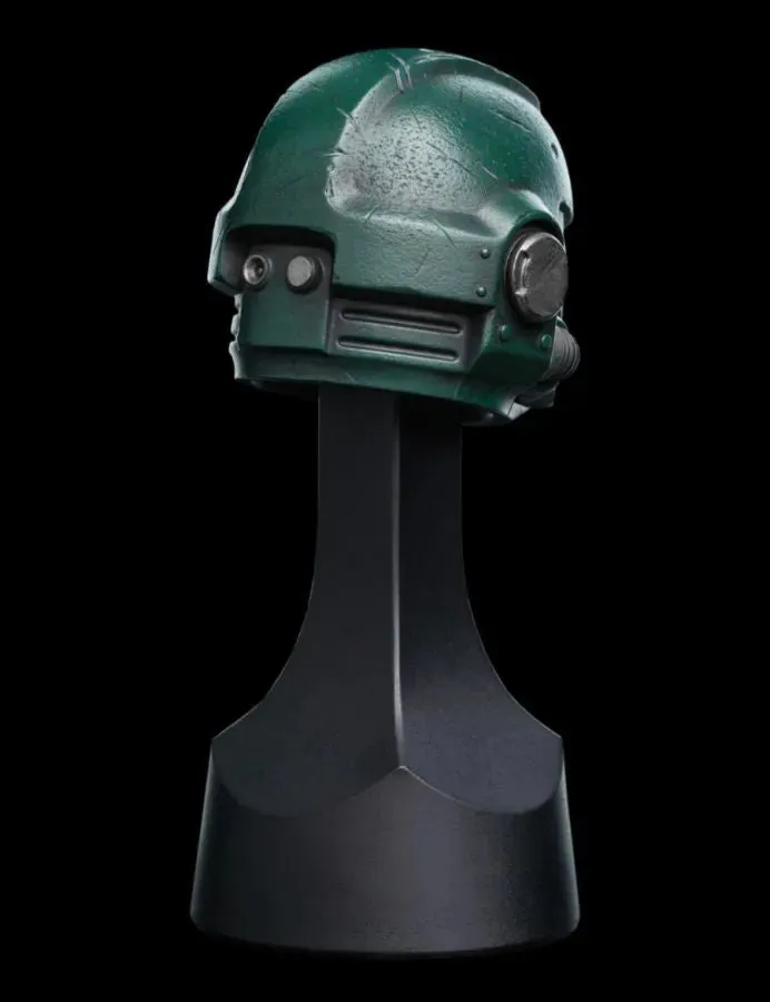 Warhammer 40,000 - Dark Angels Miniature Helm - Image 5