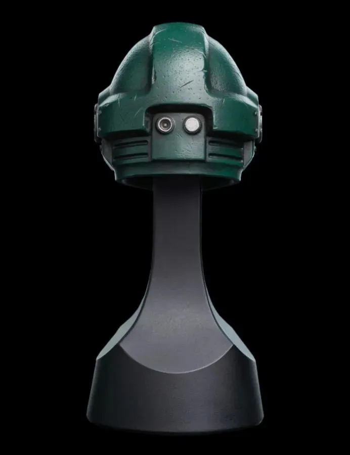 Warhammer 40,000 - Dark Angels Miniature Helm - Image 6