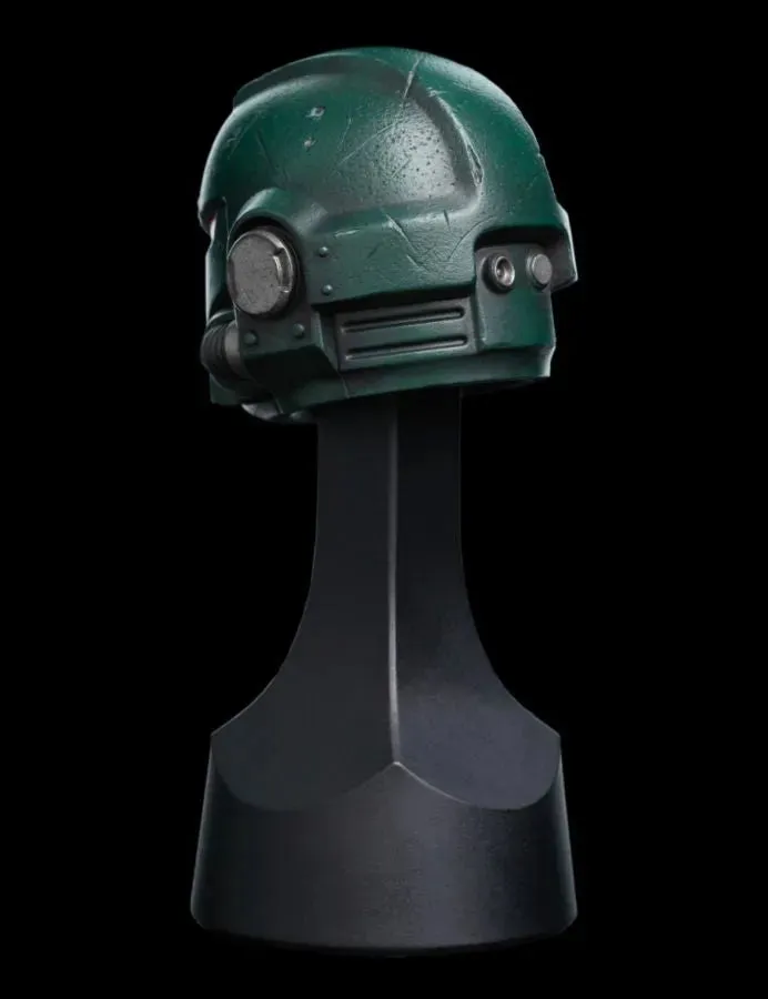 Warhammer 40,000 - Dark Angels Miniature Helm - Image 7