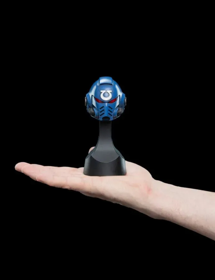 Warhammer 40,000 - Ultramarines Miniature Helm - Image 10