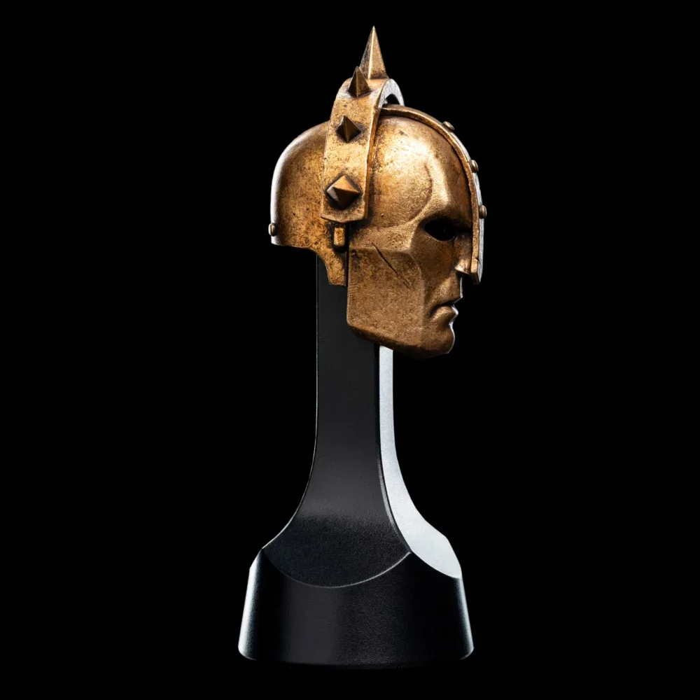 Warhammer: Age of Sigmar - Stormcast Eternal Liberator Replica Helmet - Image 5